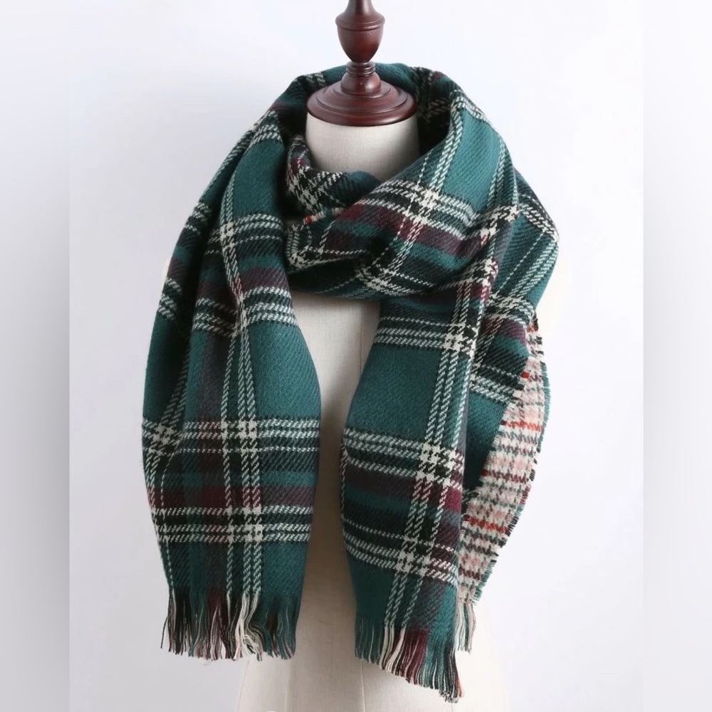 Green Tartan Plaid Fringe Edge Shawl Scarf